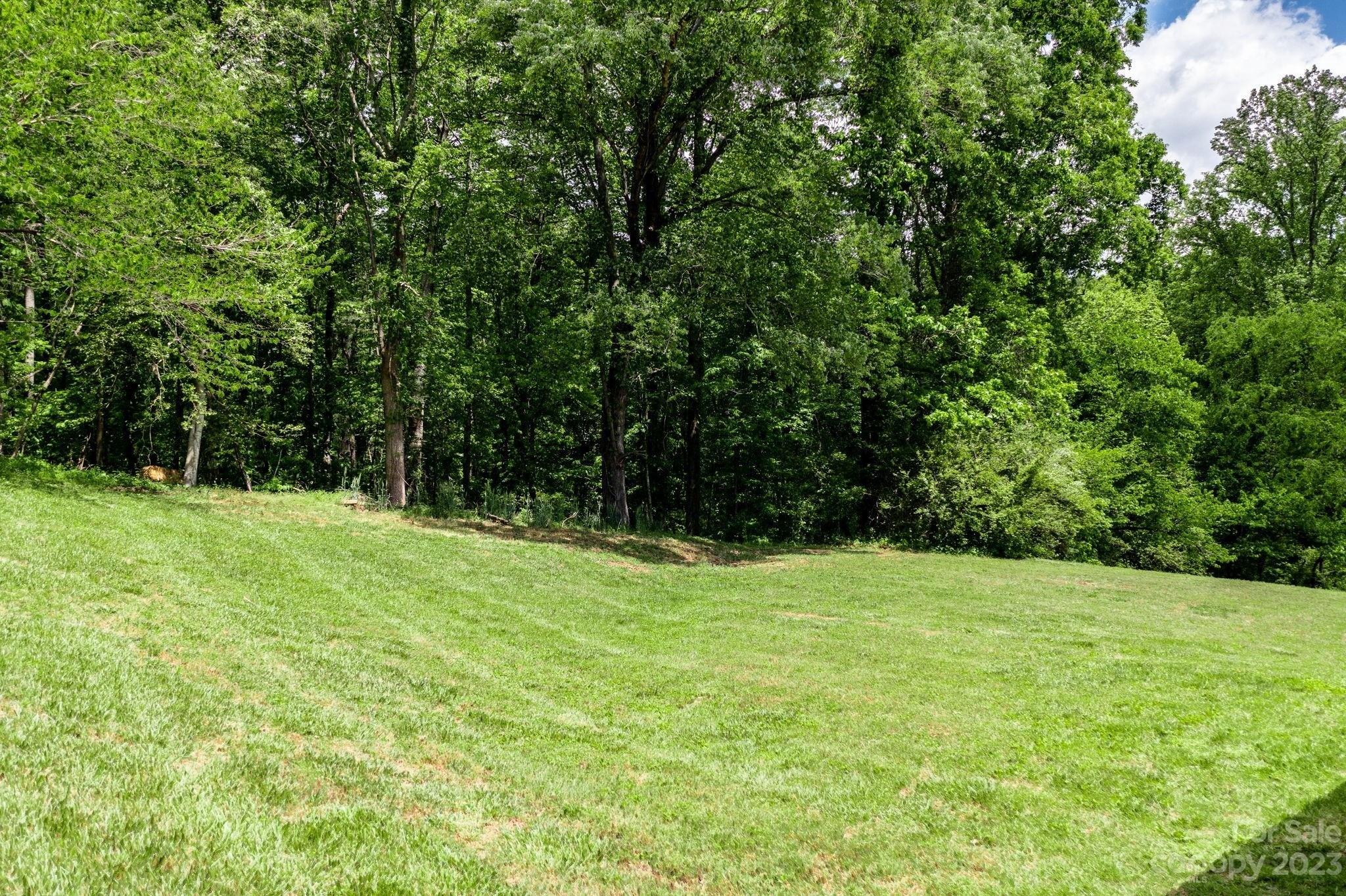 Kela Dr, Morganton, NC 28655