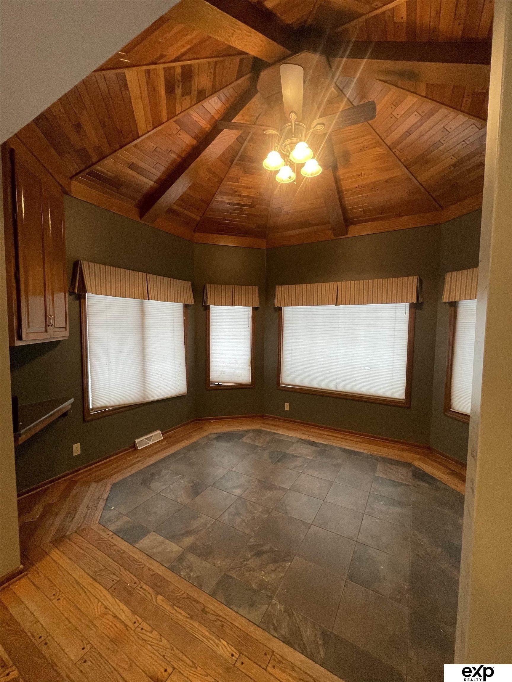 Harney Pkwy N, Omaha, NE 68114