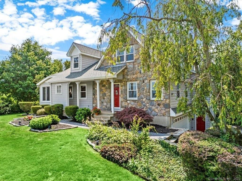 Carolyn Ct, North Haven, CT 06473