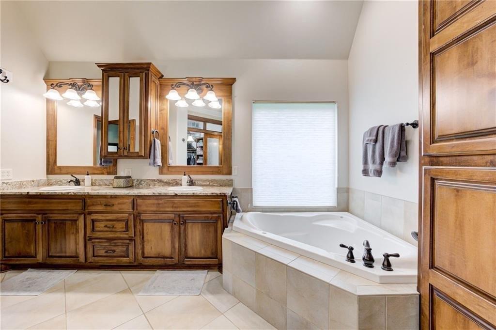 Salvo Bridge Ct, Edmond, OK 73034