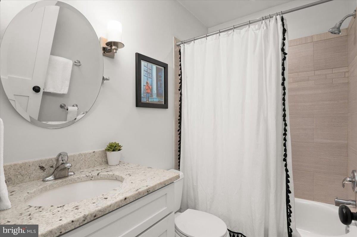 Namassin Rd, Alexandria, VA 22308