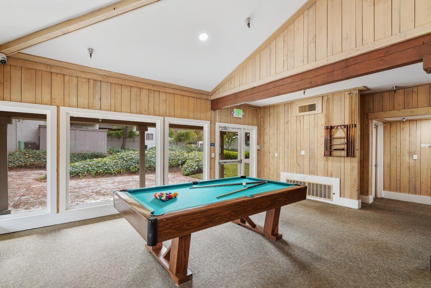 Vineyard Ln, Saratoga, CA 95070