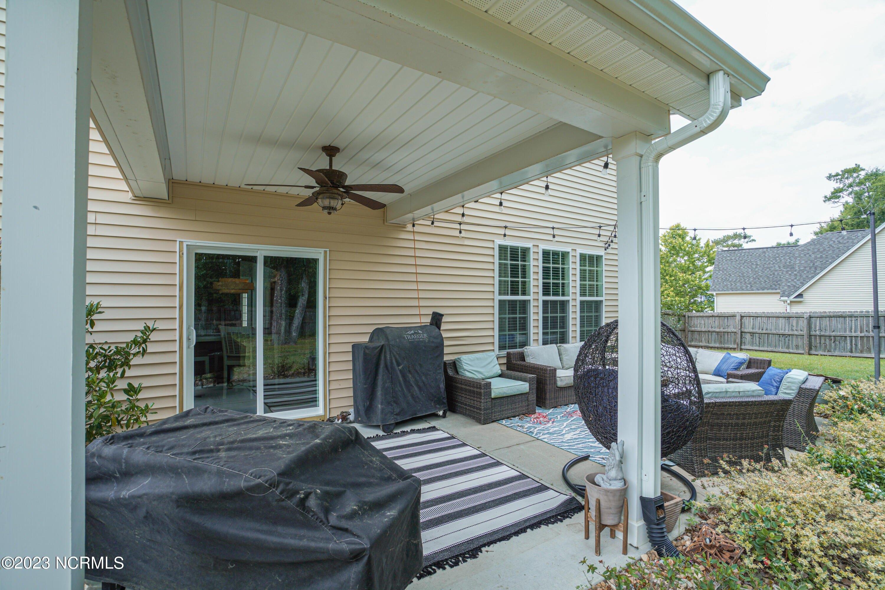 Sea Grass Ct, Swansboro, NC 28584