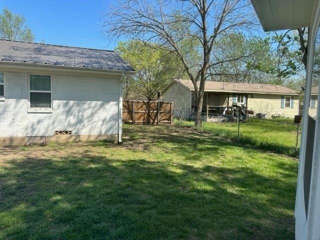 S Sycamore St, Leonard, TX 75452