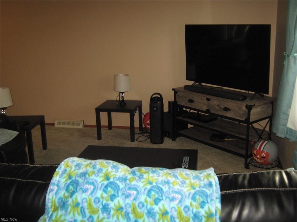 S 30th St, Heath, OH 43056