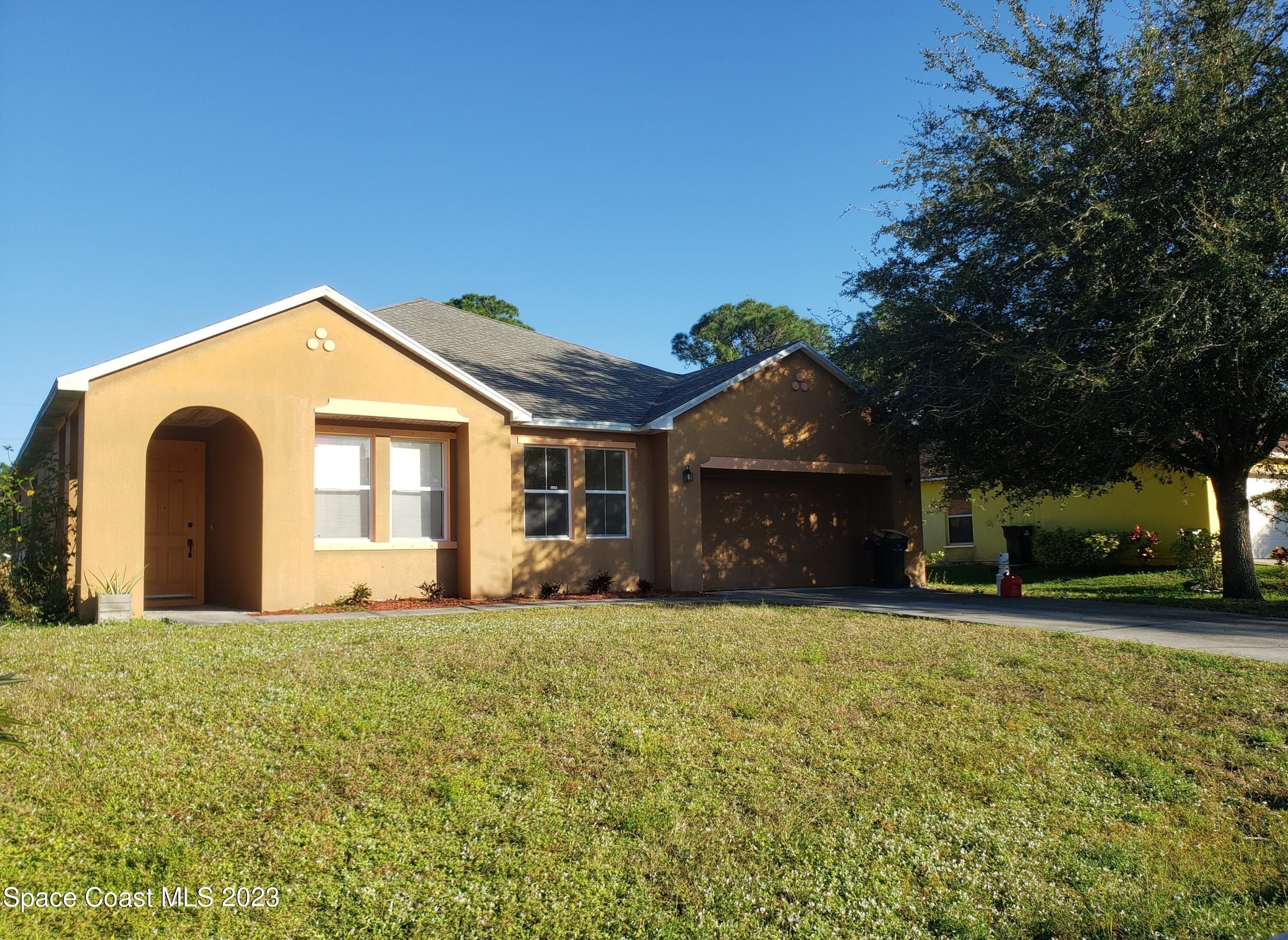 White Plains Ave Sw, Palm Bay, FL 32908