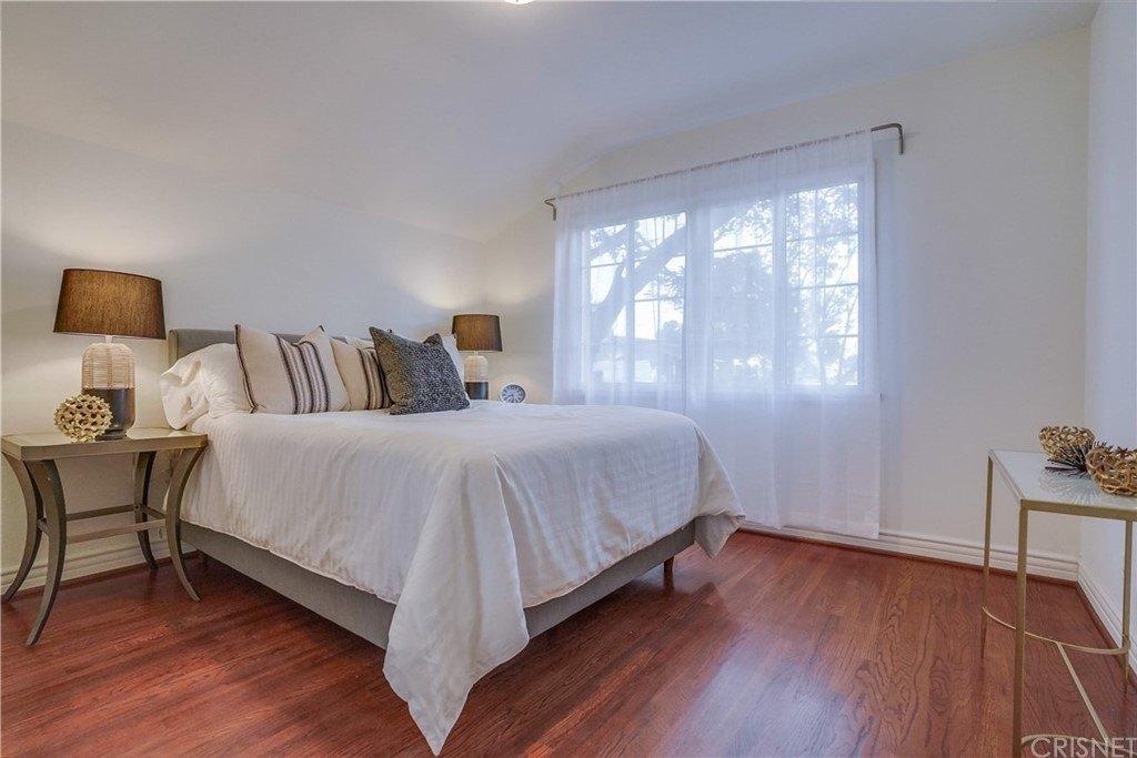 Waddell St, Valley Village, CA 91607