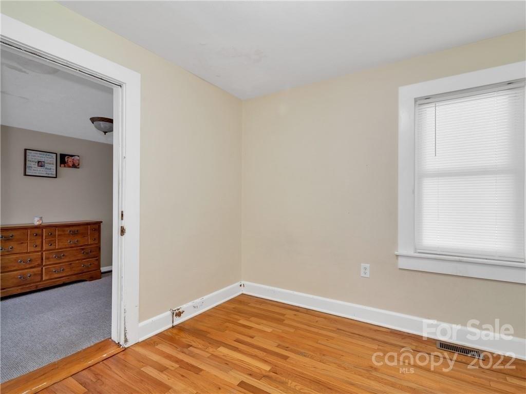 Hazelwood Ave, Waynesville, NC 28786