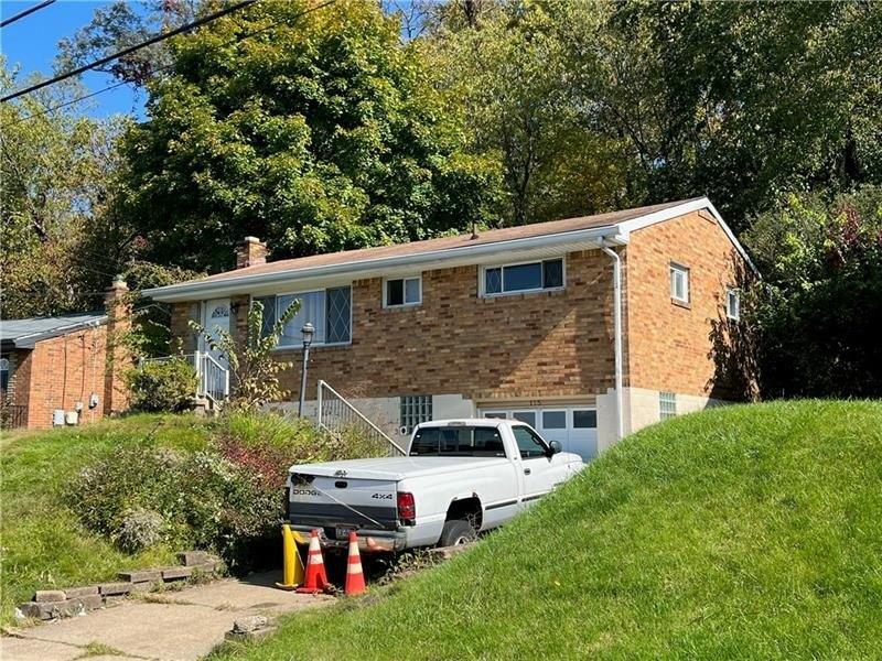 Keefer Dr, Pittsburgh, PA 15235