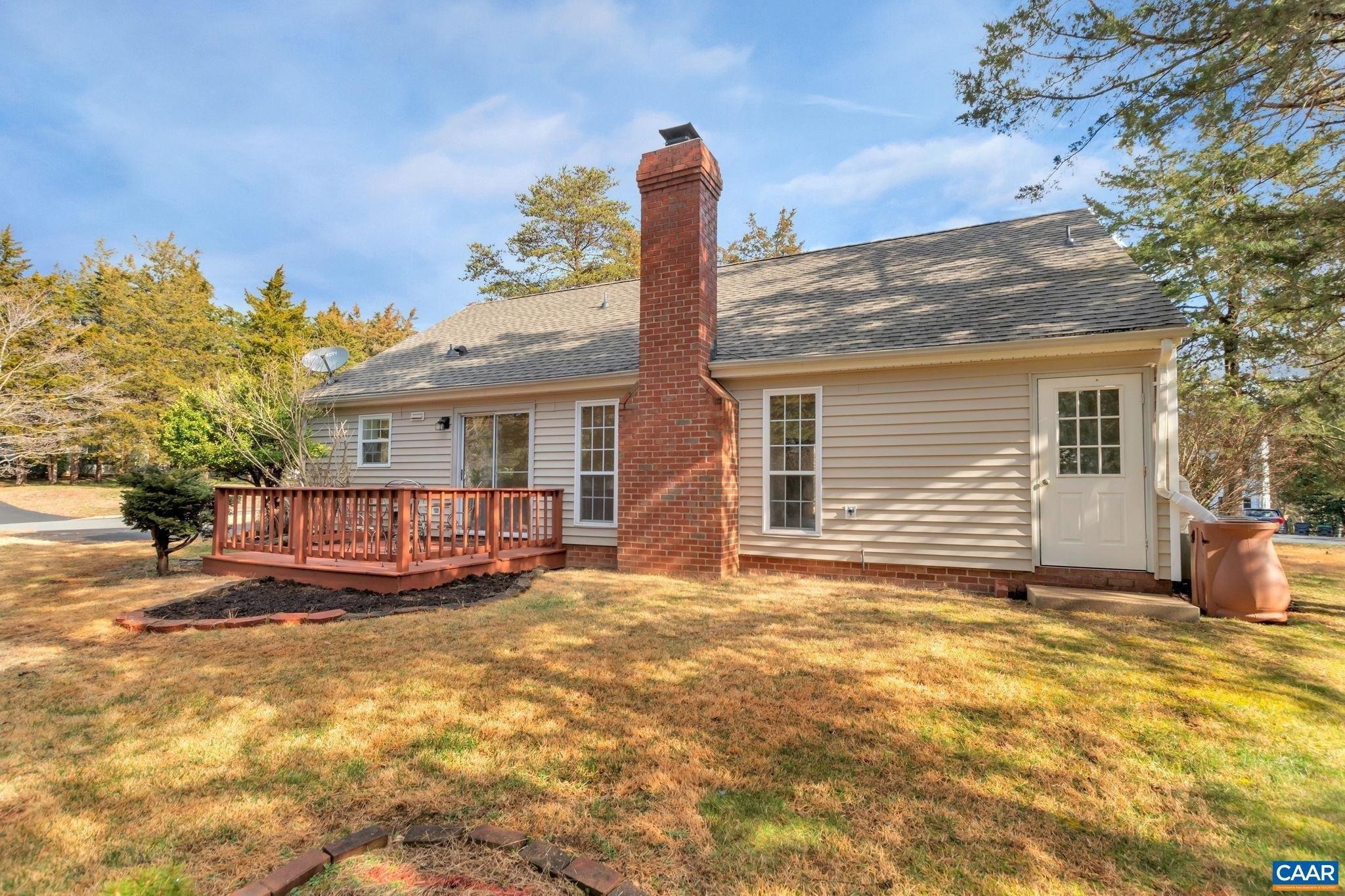 Winterfield Cir, Charlottesville, VA 22911