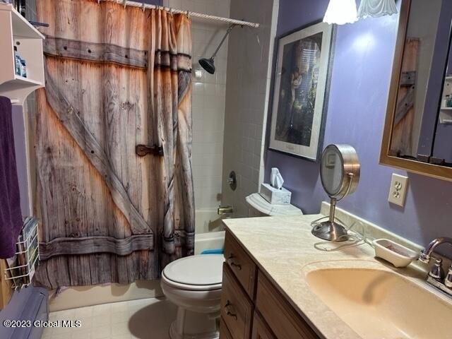 N Clement Ave, Ravena, NY 12143