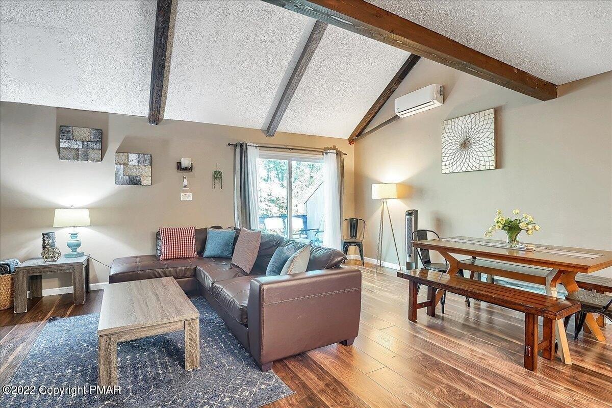 Cross Country Ln, Tannersville, PA 18372