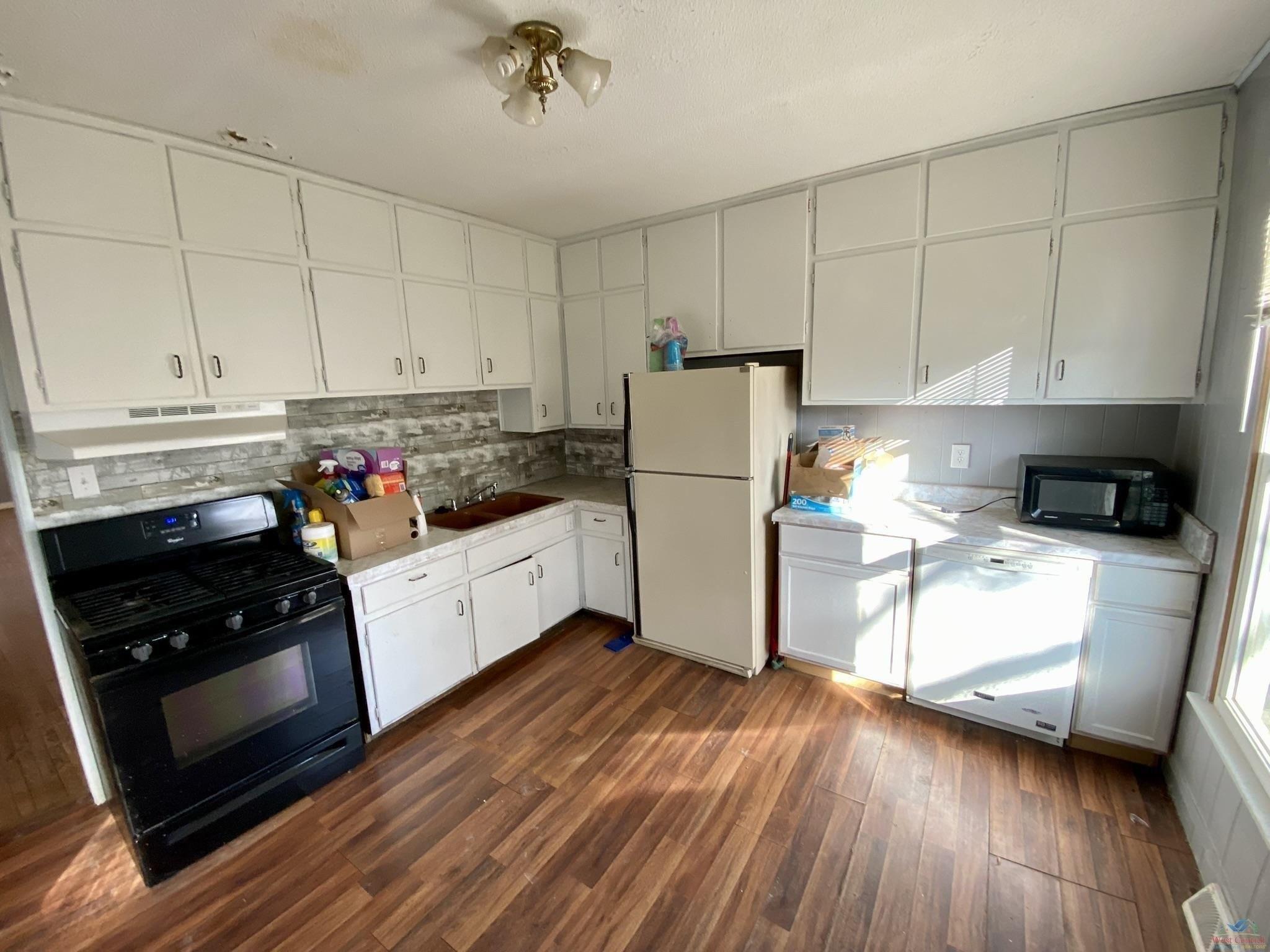 W Gay St, Warrensburg, MO 64093