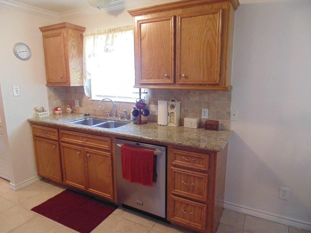 Dugas St, Bridge City, TX 77611