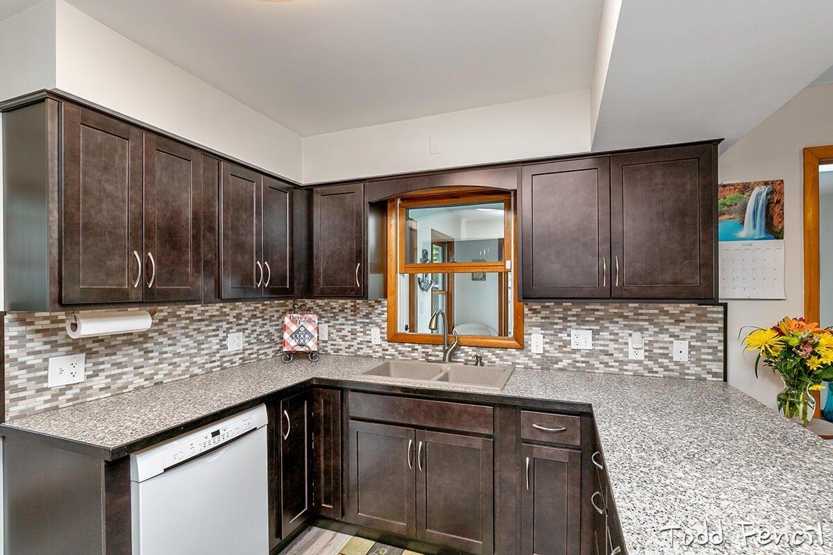 Knickerbocker Ct Sw, Wyoming, MI 49519