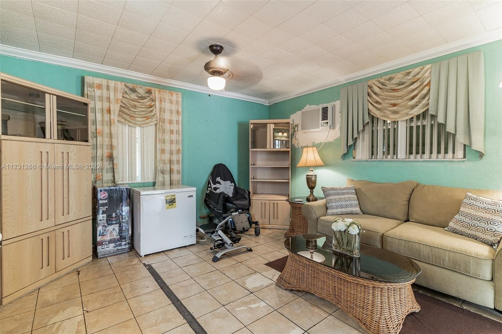 Sw 28th St, West Park, FL 33023