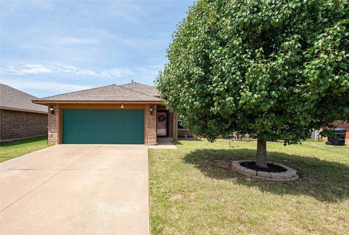 Apple Tree Ln, Moore, OK 73160