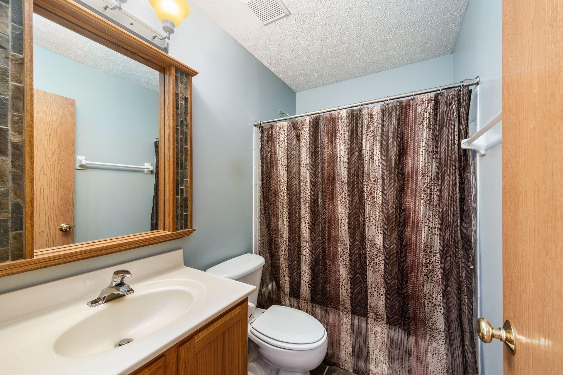 Meadowlark Ln, Marysville, OH 43040