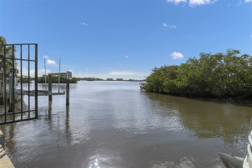 Livingstone St, Sarasota, FL 34231
