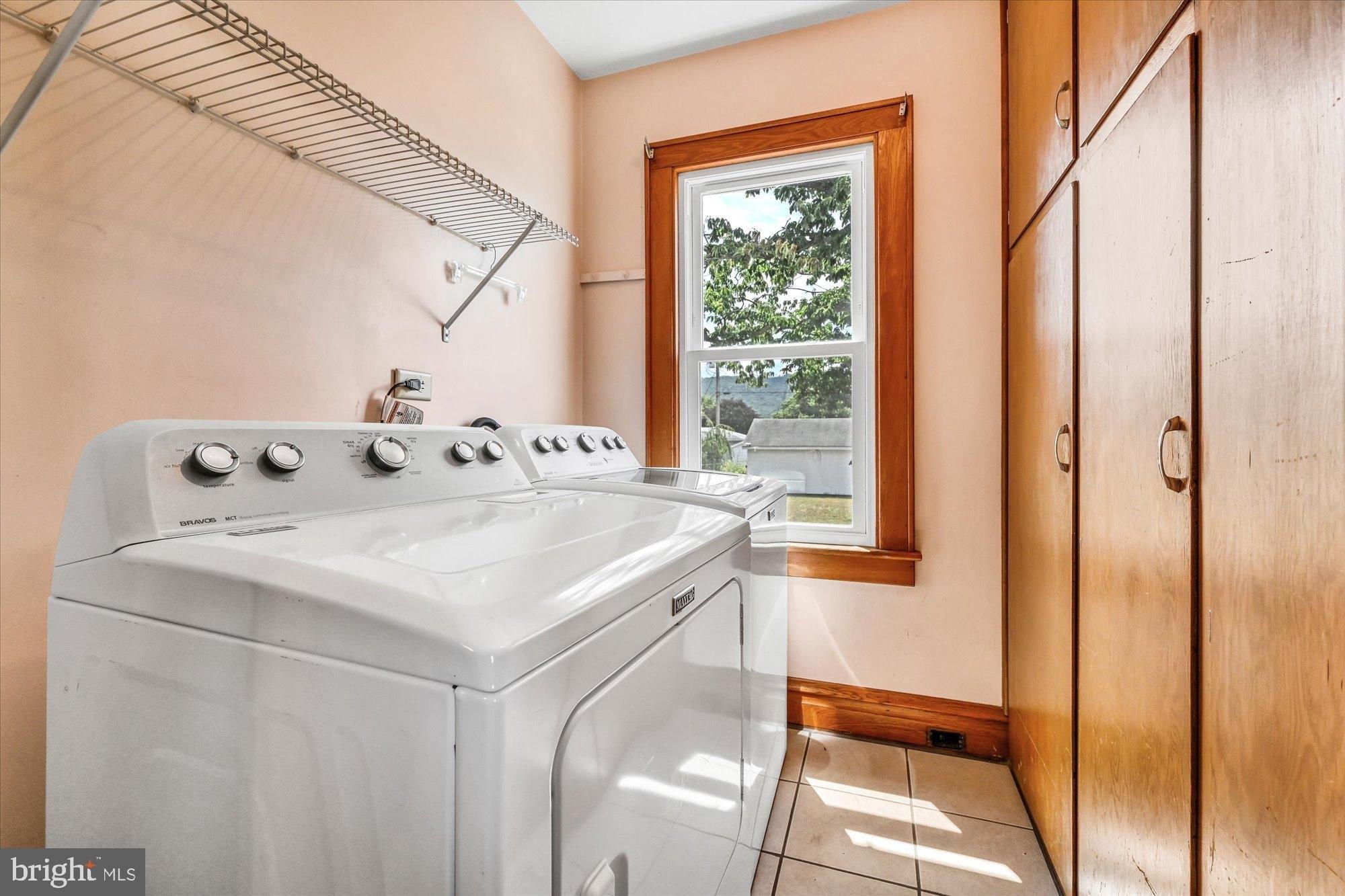 E Chestnut St, Hegins, PA 17938