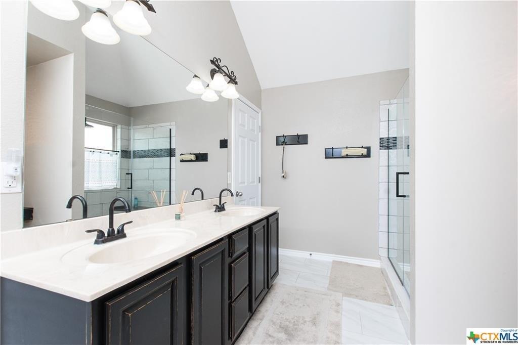 Sun Cir, Rogers, TX 76569