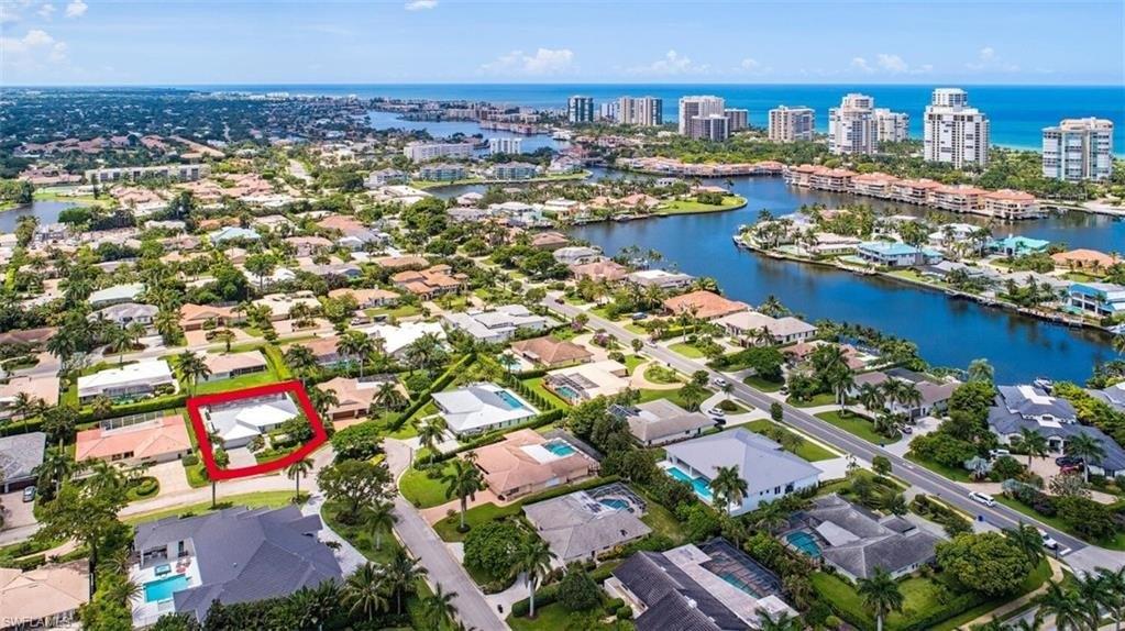 Neapolitan Ln, Naples, FL 34103