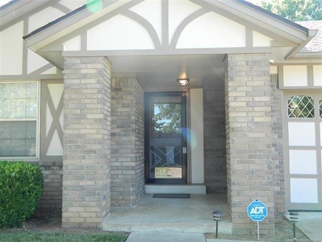 N Elm St, Owasso, OK 74055