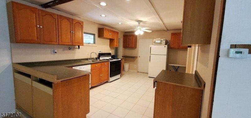 Garnet Dr, Oak Ridge, NJ 07438