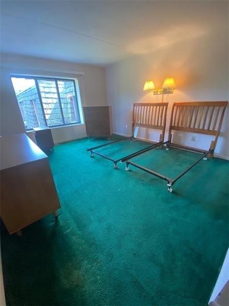 Forest Green Dr, Coraopolis, PA 15108