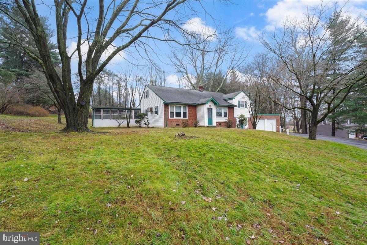 Cheyney Dr, West Chester, PA 19382
