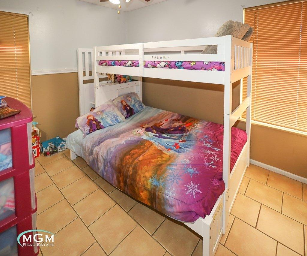 E Clare St, Beeville, TX 78102