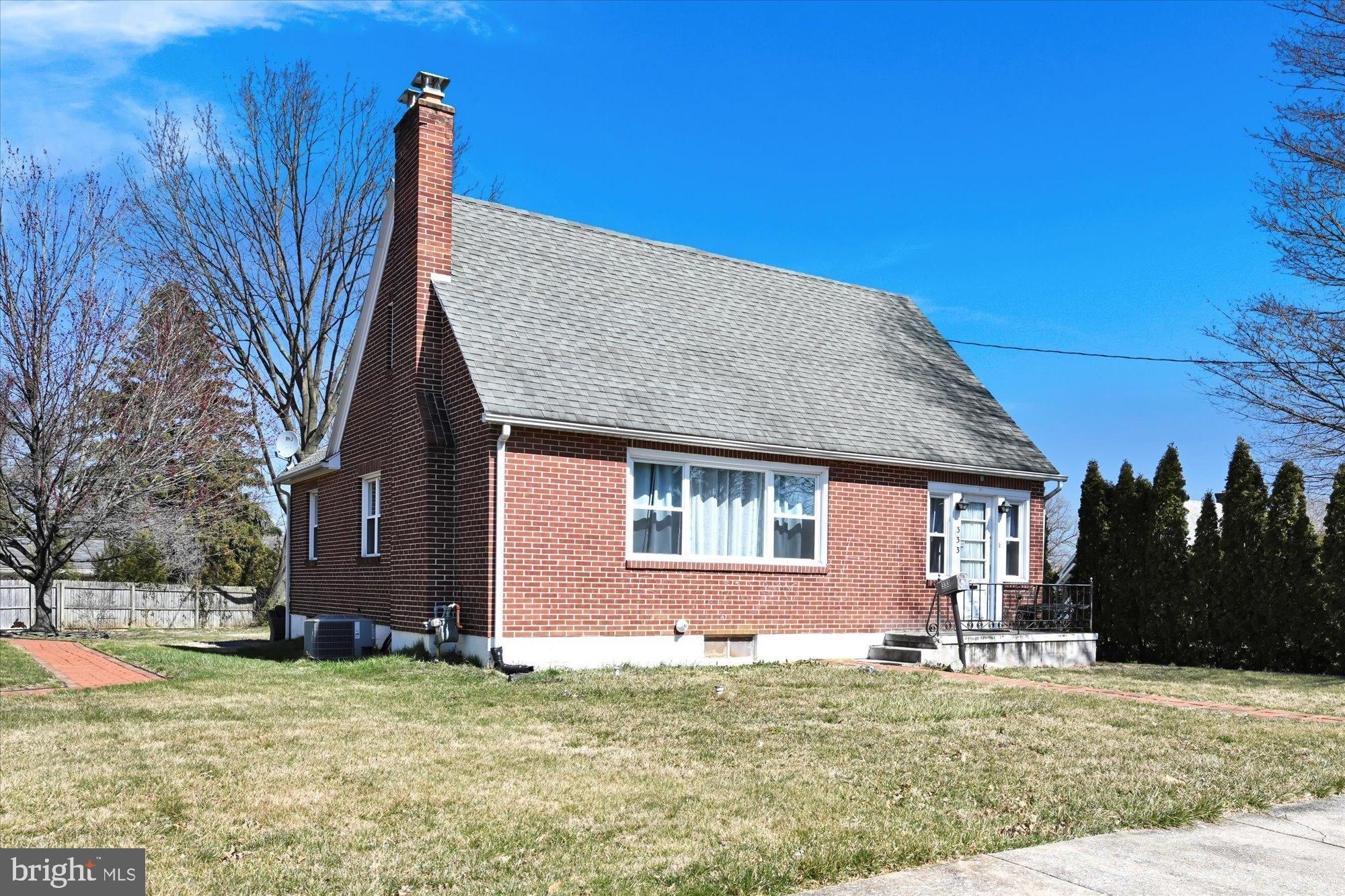 E Locust St, Lebanon, PA 17042