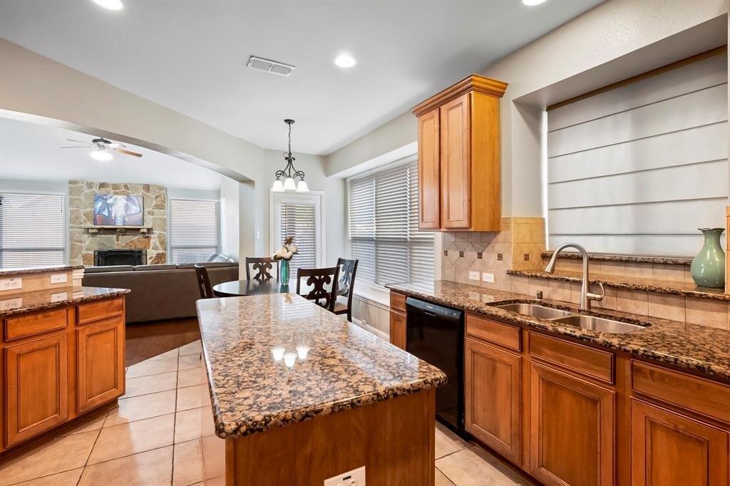 Sea Star Dr, Grand Prairie, TX 75054