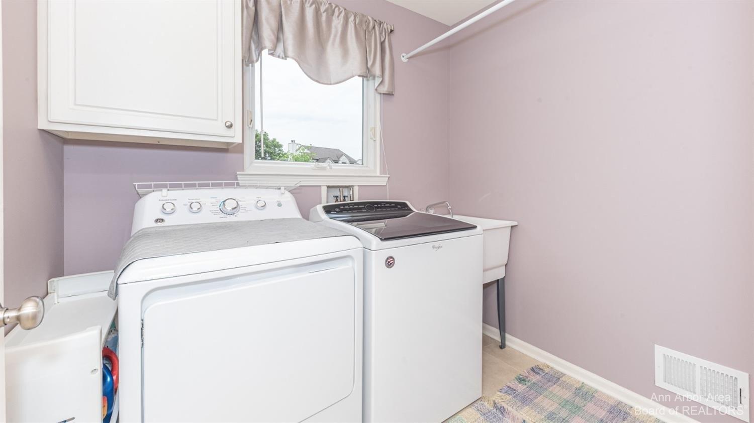 Chateau Ct, Ann Arbor, MI 48103