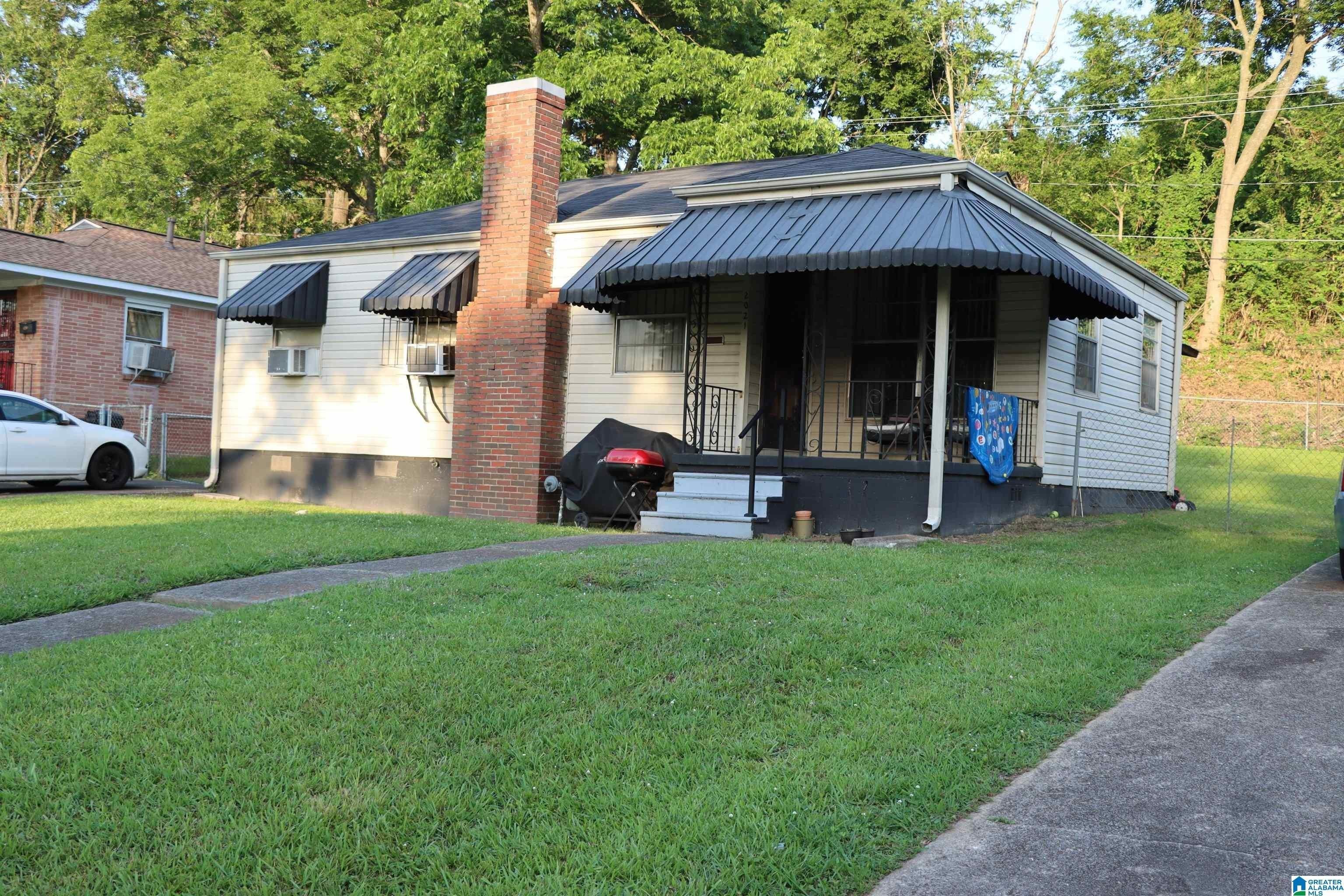 Hollins Dr, Birmingham, AL 35205