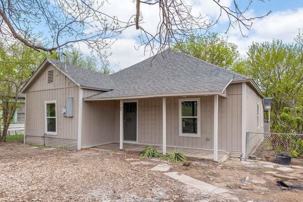 Ne Main St, Ennis, TX 75119