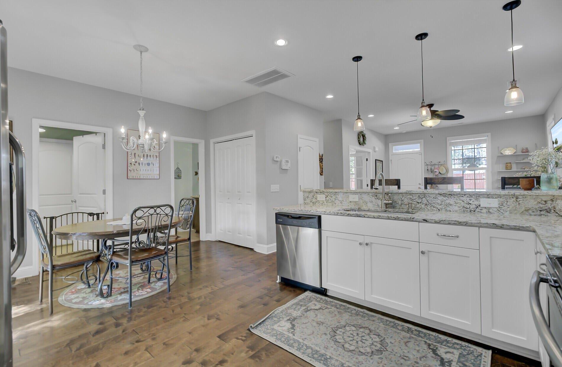 Walk Easy Ln, Charleston, SC 29407