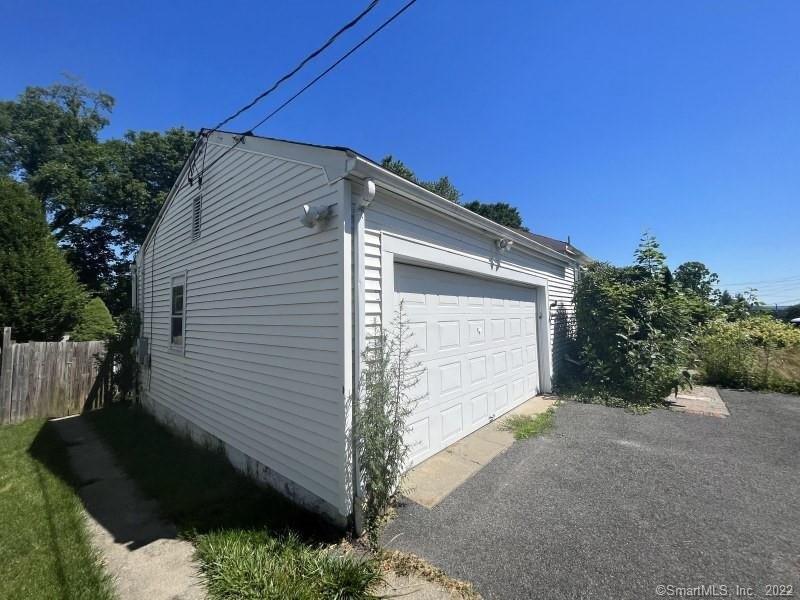 Maple Ridge Rd, Danbury, CT 06811