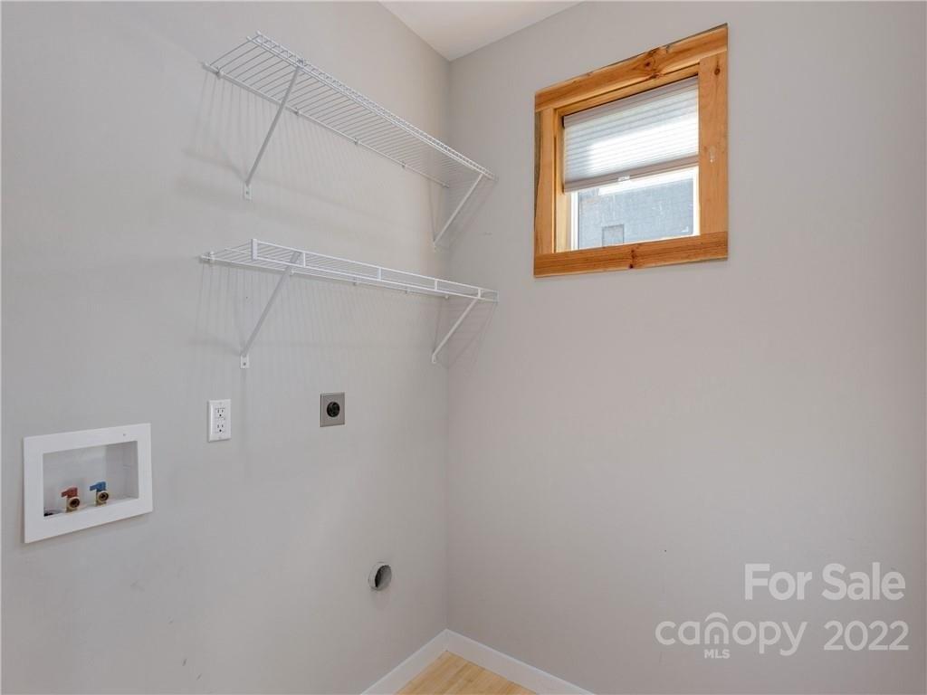 London Rd, Asheville, NC 28803