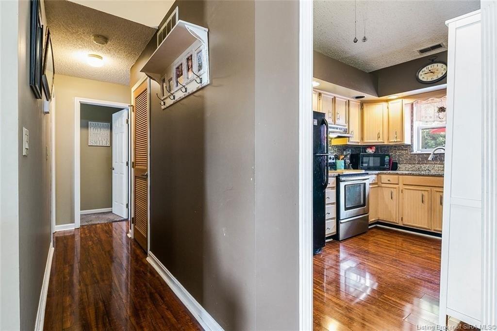 Bluegrass Ct, Jeffersonville, IN 47130