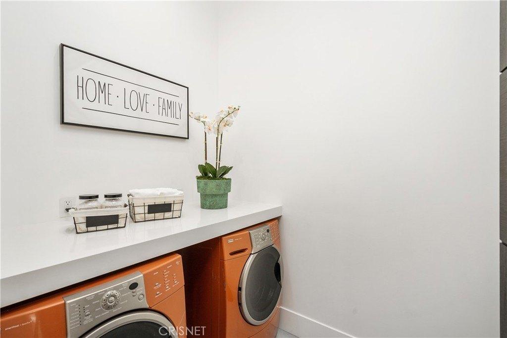 La Maida St, North Hollywood, CA 91601