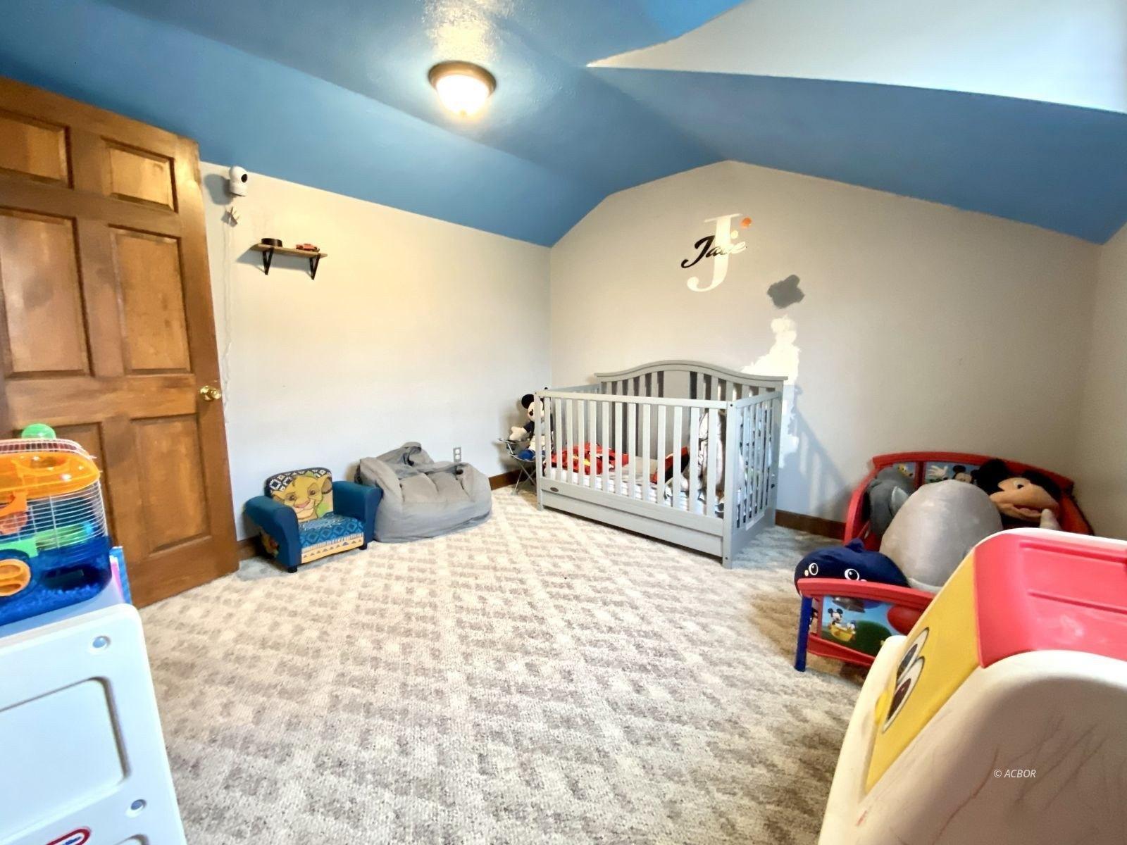 Crown St, Crown City, OH 45623