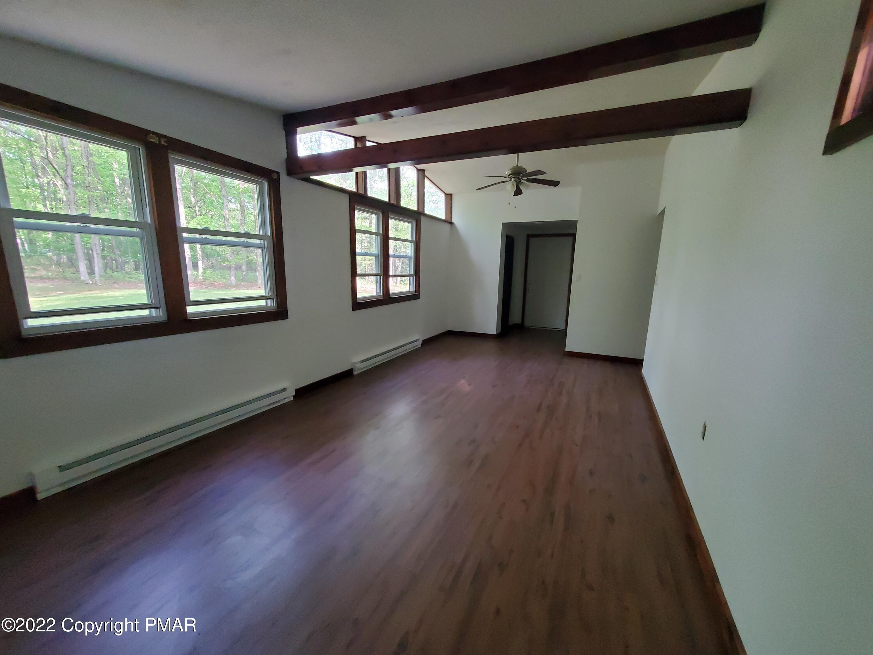 Jonas Rd, Effort, PA 18330