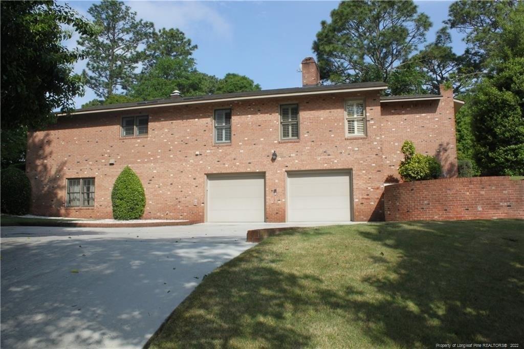 Longleaf Dr, Fayetteville, NC 28305