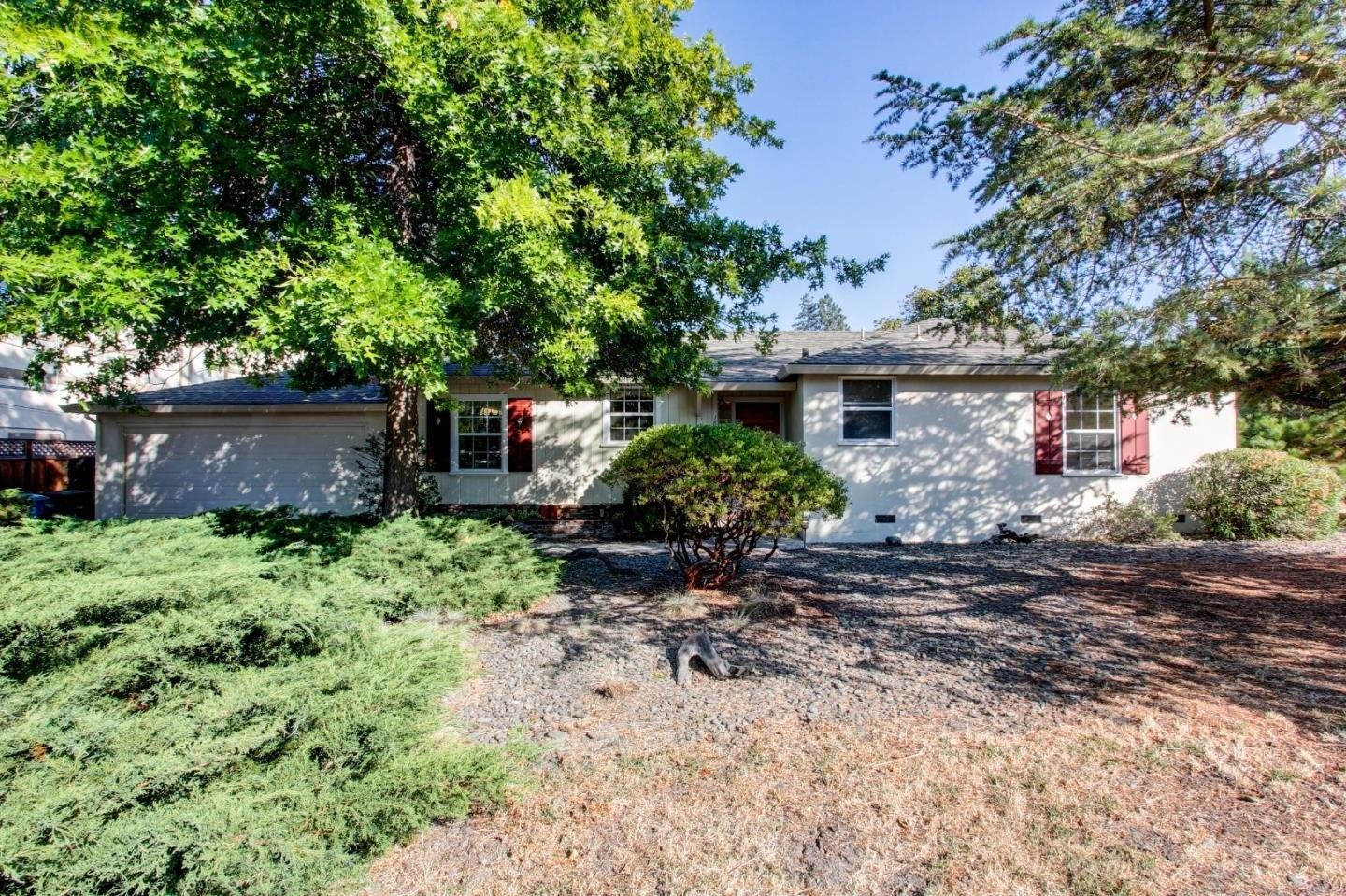 Hull Ave, Redwood City, CA 94061