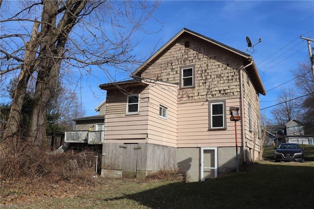 Eastland Ave, Akron, OH 44305