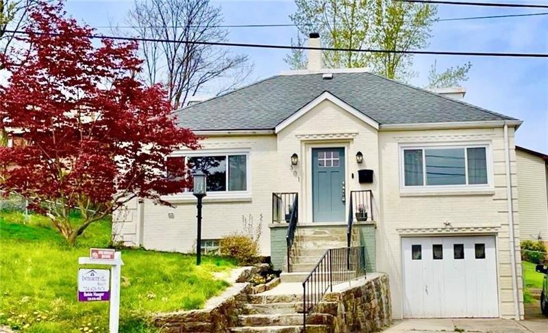 Lewis Ave, Jeannette, PA 15644