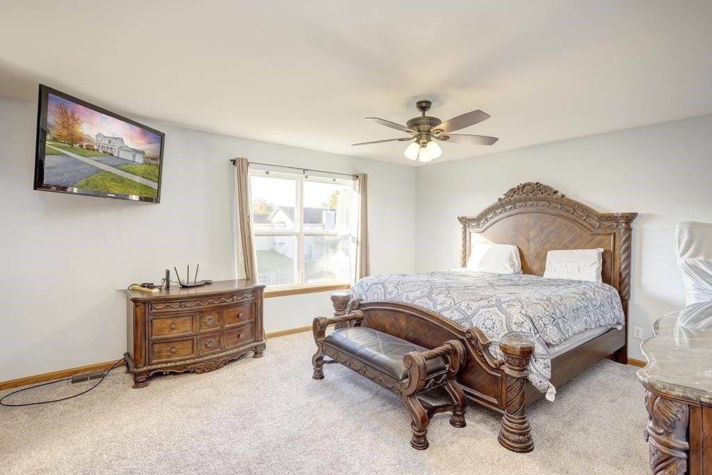 Golden Eagle Dr, Loves Park, IL 61111