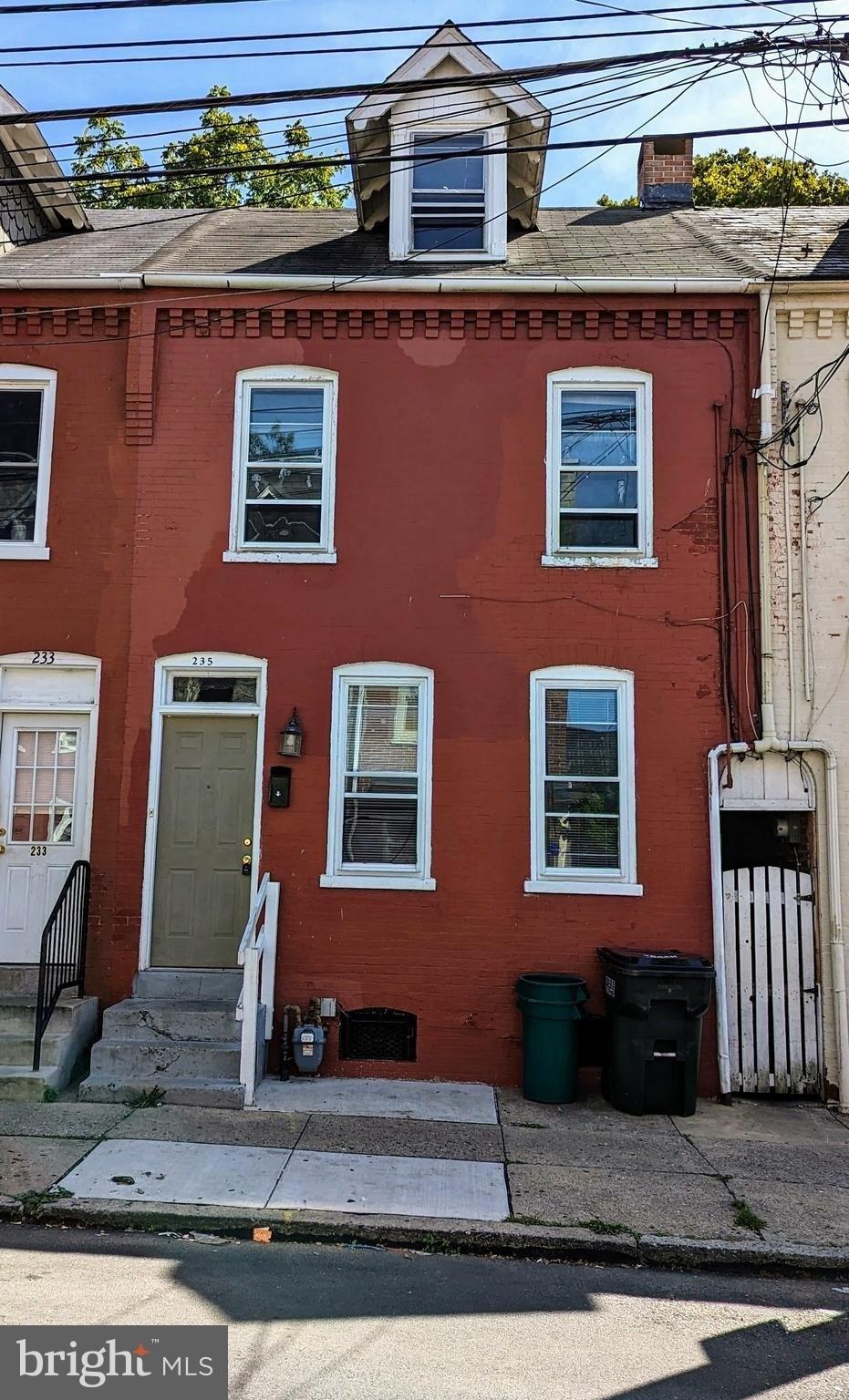 Howard Ave, Lancaster, PA 17602