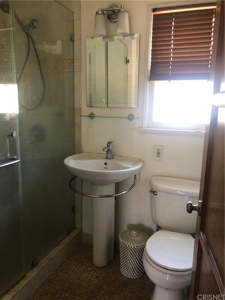 Densmore Ave, Van Nuys, CA 91406